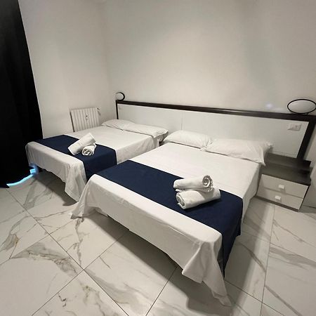 Jcube Apartments Bocconi Milano Luaran gambar