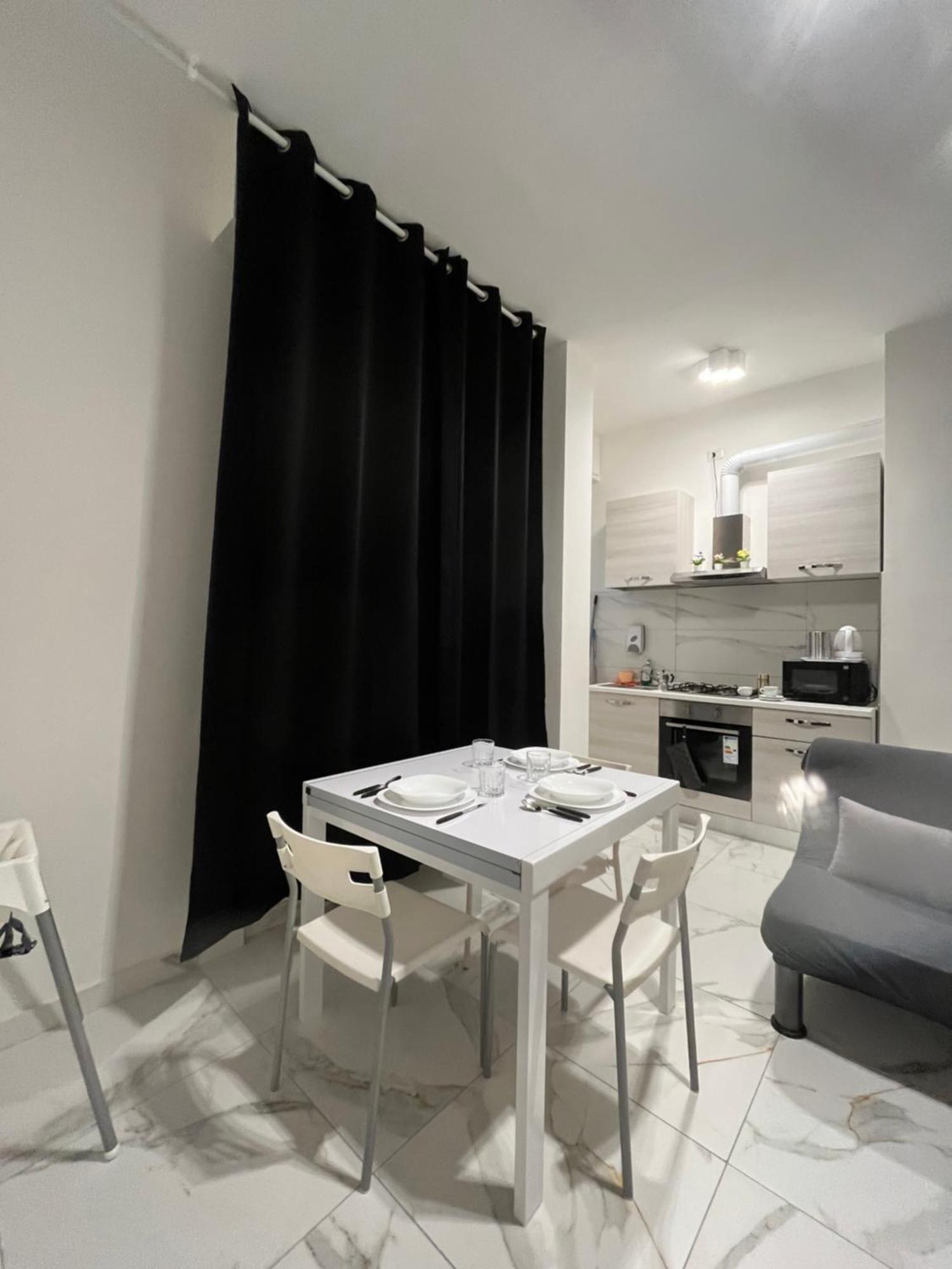 Jcube Apartments Bocconi Milano Luaran gambar